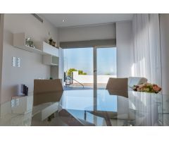 VILLA CONTEMPORANEA JUNTO A CAMPO DE GOLF