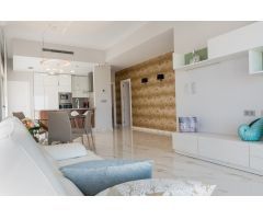 VILLA CONTEMPORANEA JUNTO A CAMPO DE GOLF