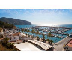 VILLA DE LUJO DE OBRA NUEVA EN MORAIRA
