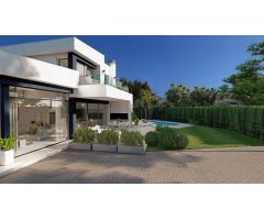 VILLA DE OBRA NUEVA CON VISTAS AL MAR EN BENISSA