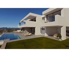 INCREIBLE VILLA EN URBANIZACION DE ALTO NIVEL