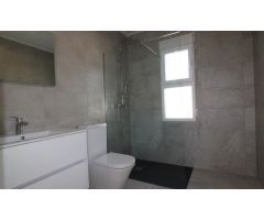 VILLA MEDITERRENEA EN PUEBLO TIPICO