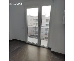 Piso en La Pineda , 4a planta, con vistas al mar!!!