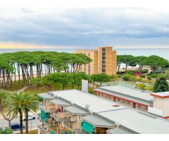 Piso en La Pineda , 4a planta, con vistas al mar!!!