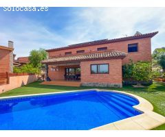 Casa individual con piscina privada!!!