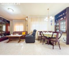 Piso esquinero con jardín privado en Segur de Calafell