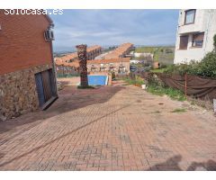 AOC VENDE CASA INDEPENDIENTE 4 HAB, 3 BAÑOS, PISCINA Y GARAJE