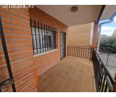 AOC VENDE CASA INDEPENDIENTE 4 HAB, 3 BAÑOS, PISCINA Y GARAJE