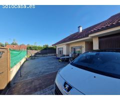 Chalet Pareado Muy Luminoso con Amplio Patio de 370 m² y Suite