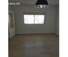 AOC VENDE ADOSADO, 3HAB, 1ASEO, 1BAÑO, CON GARAJE POR TAN SOLO 99.900€