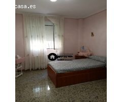 INMOBILIARIA TEJARES VENDE PISO  BAJO EN LA RODA