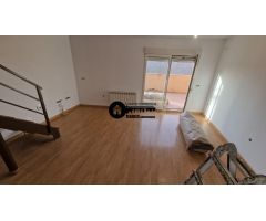 INMOBILIARIA TEJARES VENDE ATICO DUPLEX ZONA CARREFOUR