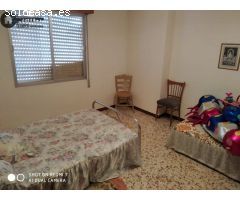 INMOBILIARIA TEJARES VENDE CASA DE DOS PLANTAS EN VILLARROBLEDO