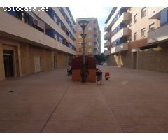 Local comercial con 14 metros de fachada