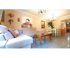 Gran vivienda en el Bulevar maestro Carrascosa!!!