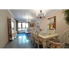Gran vivienda en el Bulevar maestro Carrascosa!!!