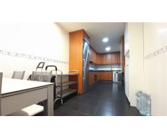 Gran vivienda en el Bulevar maestro Carrascosa!!!
