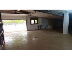 Chalet prácticamente nuevo a  2 km de Villena