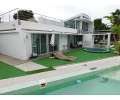 VILLA INDEPENDIENTE EN MUTXAMEL 6 DORMITORIOS - 3 BAÑOS - 280 M2- PARCELA 911 M2