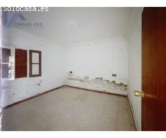 Casa para actualizar en Torres de Berrellen
