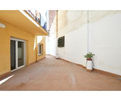 Piso con terraza en el Raval