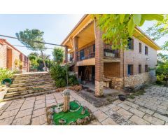 Chalet independiente. Urb. Las Fuentes, Fuentenovilla, Guadalajara.37Om2, 4d, 4b, garaje y piscina.