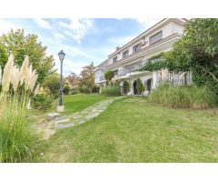 Chalet independiente con piscina y parcela de 3000 m2