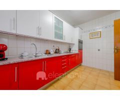 Adosado con garaje y piscina