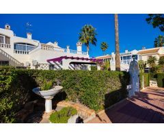 ENCANTADOR CHALET PAREADO EN TORREVIEJA