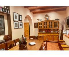 Apartamento y garaje en  planta baja para utilizar también como local comercial