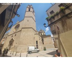 ESTUPENDO PISO PARA ENTRAR A VIVIR DELANTE DE LA PRIORAL DE SANT PERE
