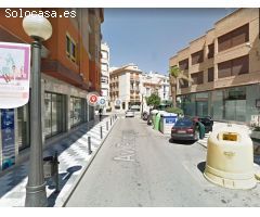 APARCA EN EL CENTRO SIN PROBLEMAS.