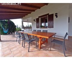 CHALET CON TERRAZA, BARBACOA, JARDÍN Y PISCINA EN PURIAS - LORCA