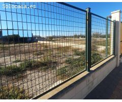 SOLAR VALLADO PARA VIVIENDA UNIFAMILIAR EN TORRE DEL OBISPO