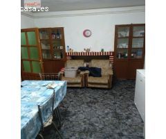 Casa de 2 plantas con Almacenes y Garaje en Lorca zona Zarcilla de Ramos.