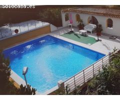 Espectacular chalet con piscina y terreno