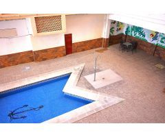 En 1º linea de playa con piscina