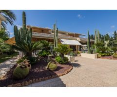 ¡UNA VILLA ESPECTACULAR EN EL JARDÍN DE TUS SUEÑOS!