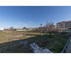 ¡Inversión Ideal: Solar de 2840 m² para 44 Viviendas!