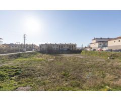 ¡Inversión Ideal: Solar de 2840 m² para 44 Viviendas!