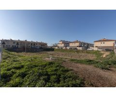¡Inversión Ideal: Solar de 2840 m² para 44 Viviendas!