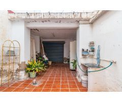 CASA CON CUEVAS Y TERRENO EN BARRANCO DEL ABOGADO