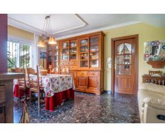 Preciosa casa adosada de 3 dormitorios, con garaje doble de 53 m2 y patio de 77 m2 en Belicena
