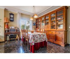 Preciosa casa adosada de 3 dormitorios, con garaje doble de 53 m2 y patio de 77 m2 en Belicena