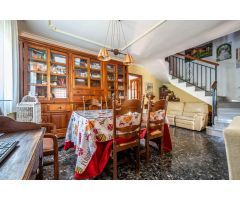 Preciosa casa adosada de 3 dormitorios, con garaje doble de 53 m2 y patio de 77 m2 en Belicena