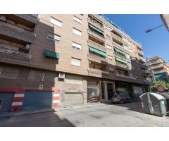 Plaza de garaje junto calle Alhamar