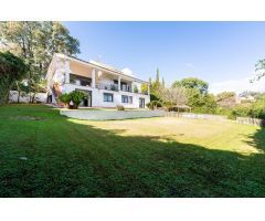 CHALET EN LA CORNISA DE SIMÓN VERDE