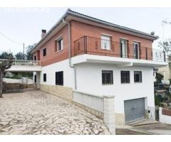 CASA EN VENTA EN CERVELLÓ, DISTRIBUIDA EN DOS VIVIENDAS.