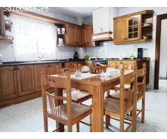 CASA EN VENTA EN CERVELLÓ, DISTRIBUIDA EN DOS VIVIENDAS.