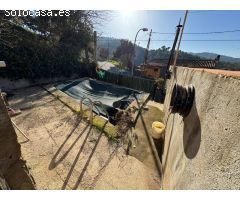TORRELLES TERRENO EN VENTA  CON  EDIFICACIÓN DE 43m2 Y SUMINISTROS DE ALTA